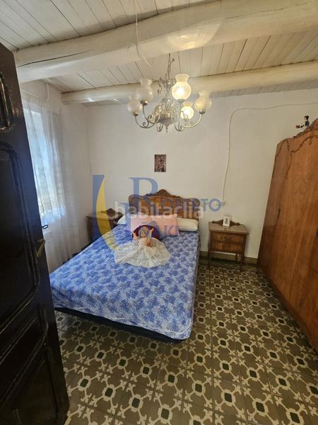 Foto e8a9b893-dad6-4104-a866-268fe80e30ad. Casa amb calefacció aparcament a Pajares de los Oteros