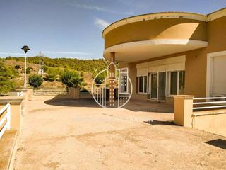 Edifici a Fitero. Venta de local comercial con vivienda en fitero