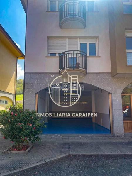 Foto cf9a80e5-a3fa-4c32-9351-46909af4fc1f. Aparcament cotxe a Aia