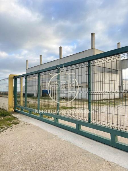 Foto 637ecdec-cc17-41a2-b3f2-b509c56760be. Nave industrial se vende nave industrial en construcción en Olite