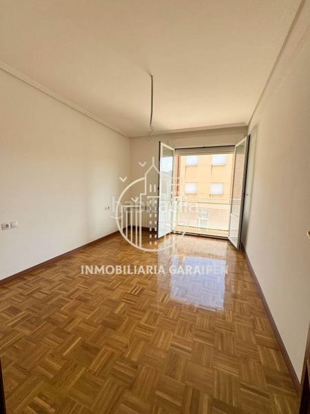 Foto 76c59471-1516-4635-82c1-2815e50465db. Casa adosada se vende adosado a estrenar en Olite