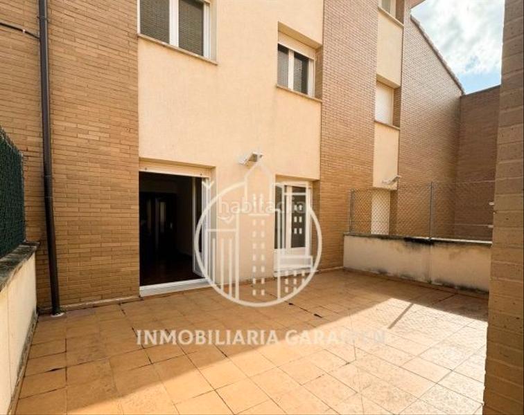 Foto b9504ce0-a868-4ad6-906a-04303a175fa4. Casa adosada se vende adosado a estrenar en Olite