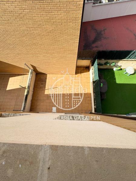 Foto ef1f871f-ec72-461c-8df4-6c6feff9bc1e. Casa adosada se vende adosado a estrenar en Olite