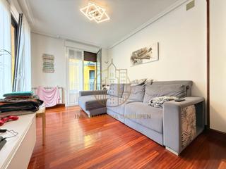 Pis en Tolosa. Piso reformado con 4 habitaciones y balcn en pleno centro de to
