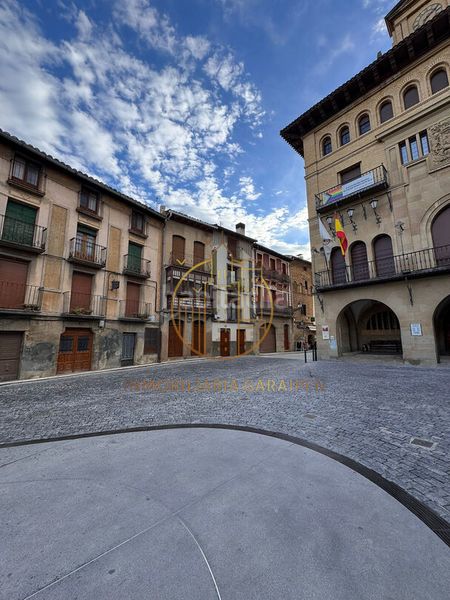 Foto 2c4155ca-566c-4d12-a053-3d60c23ca6b8. Casa amb calefacció a Olite