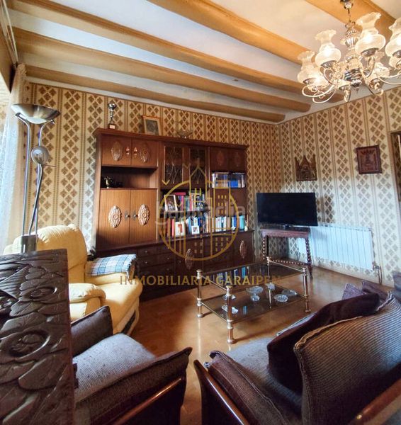 Foto b0d38b58-587c-4c74-b0b6-56677b8d6b9a. Casa amb aparcament a Aibar