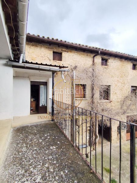 Foto d1259634-94df-43b4-b67b-52787ac4da86. Casa amb aparcament a Aibar