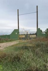 Rural plot in Murillo el Cuende. Finca rústica única en rada con laguna natural, almacén y más de