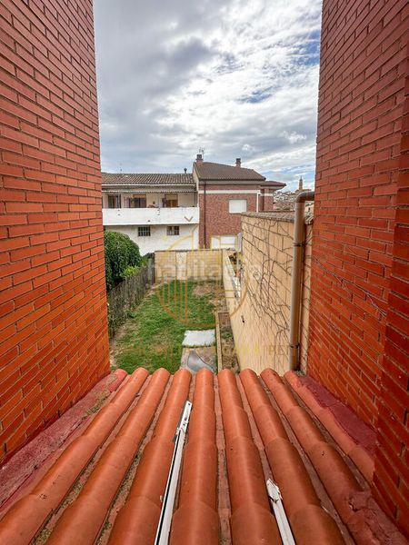 Foto a18bf91f-2eb9-4ca7-8cb6-f9d35ef14d6e. Casa adossada amb aparcament a Funes