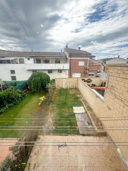 Foto ee26659d-26c8-4218-957d-3c75eb322ecc. Casa adossada amb aparcament a Funes