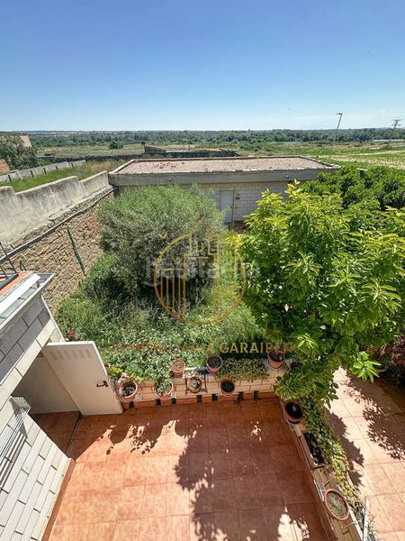 Foto ebc9a552-7dfb-4a59-965d-55450e5e6f80. Casa amb aparcament a Santacara