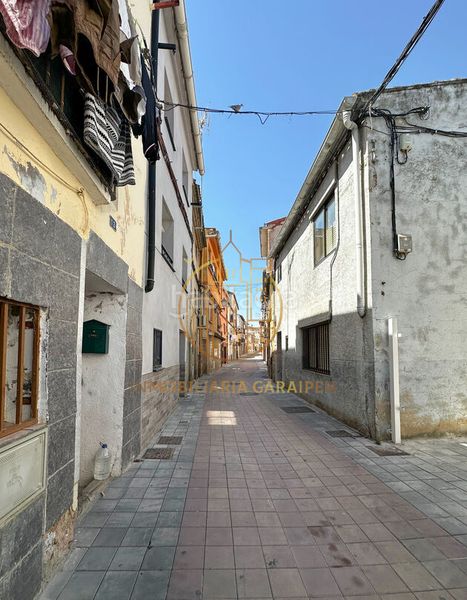 Foto a4493c70-f9e7-4881-b682-fe4a70ae42d9. Casa amb calefacció a Marcilla