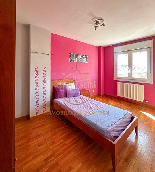 Foto 7c8f6e4e-f7a4-4f08-8dbf-38a139887e49. Duplex with heating parking in Peralta