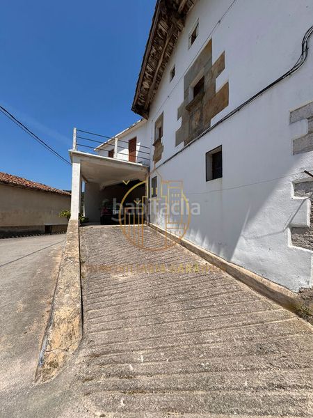 Foto bc71f671-f38e-4adc-b9ac-e6eb5835f0ea. Masia amb aparcament a Ergoiena
