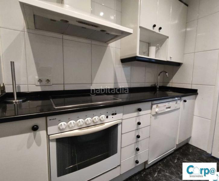 Foto c7790ba8-f9ad-4f14-a0ee-ab335fd6b3c0. Pis amb calefacció a Segundo Ensanche Pamplona / Iruña