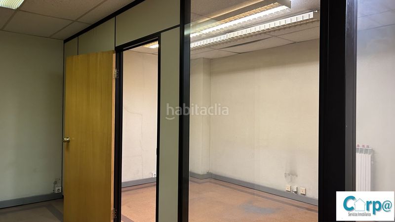 Foto bec693aa-657f-451c-b58b-2f6c43f184a5. Oficina amb calefacció aparcament a Segundo Ensanche Pamplona / Iruña