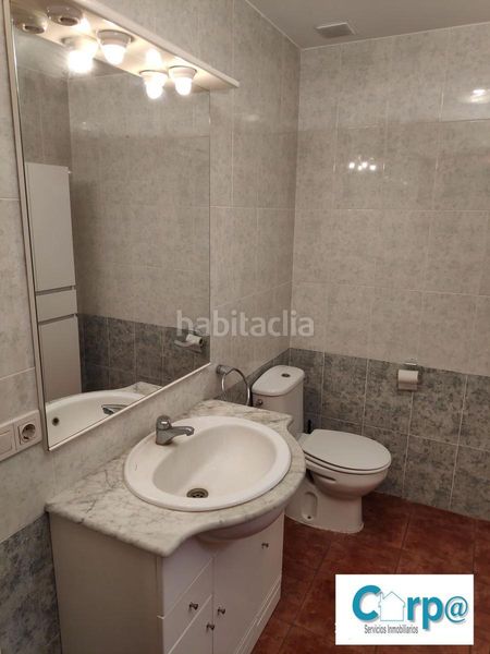 Foto 13ad5da5-ab39-4ab1-8f0d-da05d8e1e9d1. Casa adossada amb calefacció aparcament a Andosilla