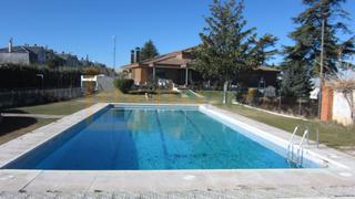 Chalet en Villares de la Reina