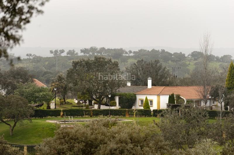 Foto f299db65-694d-4804-a76c-66208168a168. Finca rústica a Alcántara