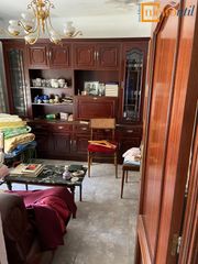Casa pareada en Pizarrales. Casa pareada de esquina con 15 metros de patio, con buenas posib