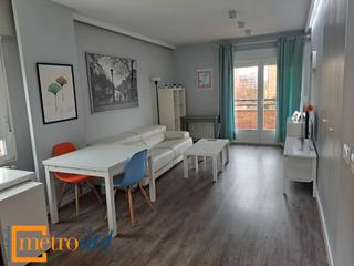Pis a Villamayor. Inmueble en villamayor, urbanización de campo de golf, con plaza