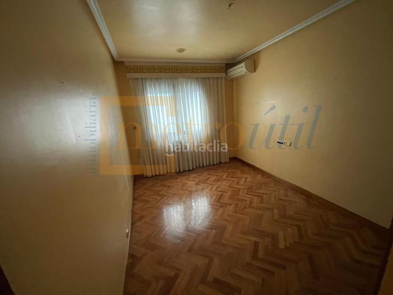 Foto 5ba4c288-9ad4-4695-8f00-5cae0ea217ca. Flat with heating in Centro Salamanca