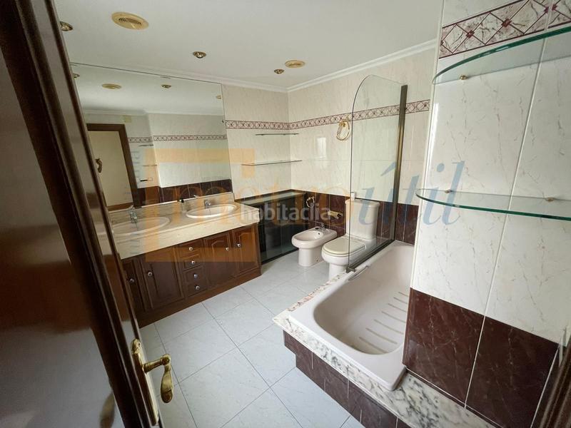 Foto d26c1f83-d864-4b83-bb25-23b2e3d8ddea. Flat with heating in Centro Salamanca