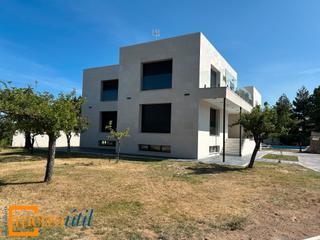 Xalet  Avenida villamayor. Moderno chalet individual construido con calidades de lujo con g