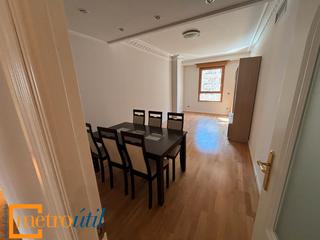 Location Appartement  Calle maría auxiliadora. Sin amueblar, en edificio emblemático en maría auxiliadora vivie