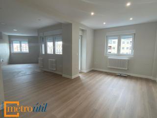 Appartement à Calle toro 84. En la calle toro, espectacular vivienda de 100m útiles reformada