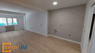 Appartement à Calle toro 84. Tienes el privilegio de entrar a vivir en la vivienda totalmente