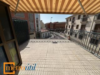 Pis a Pizarrales. En carretera ledesma, con 25m de terraza, incluida en el precio
