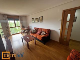 Rent Flat  Plaza prado de los guzmanes. En la fontana, vivienda en muy buen estado, edificio de reciente