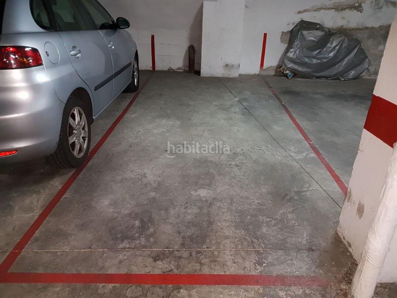 Foto eae97d36-263c-4ae9-b21a-3497db68e161. Parking coche en Garrido Sur Salamanca