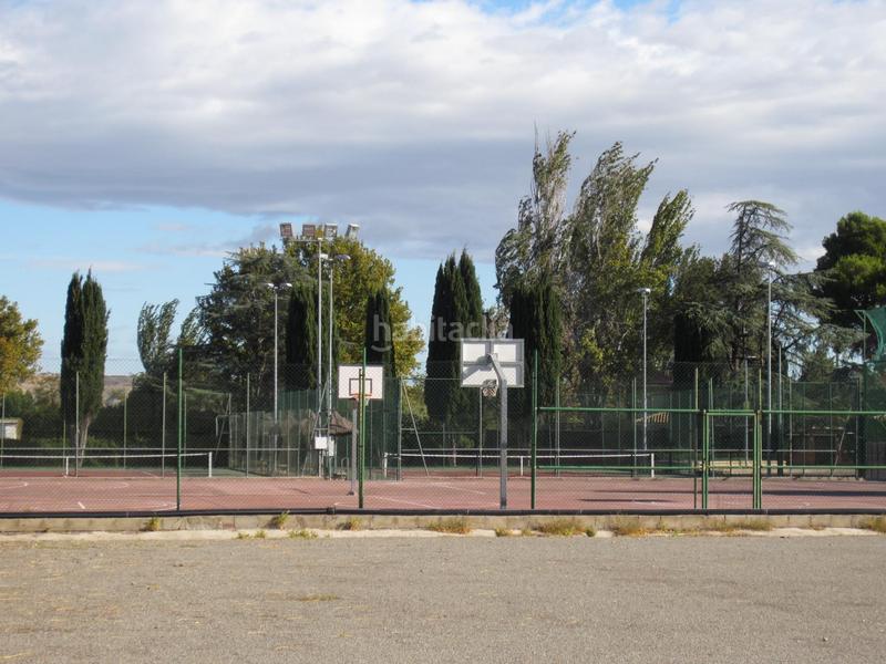 Foto a816cdea-59d6-4dd4-85dc-87cf294a9f2d. Duplex avec chauffage parking dans La Almozara Zaragoza