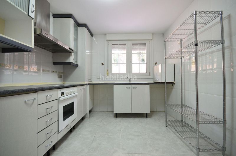 Foto 2882a1cf-e080-42de-9919-b1ee0c4f0f3f. Casa adossada amb aparcament a Garrapinillos Zaragoza