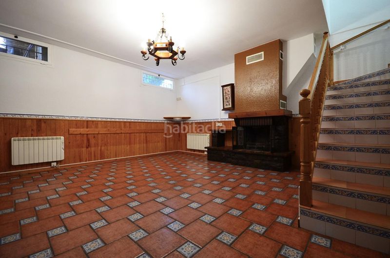 Foto 3048f12f-c6c9-4c1d-8e60-999be5348d4c. Casa adossada amb aparcament a Garrapinillos Zaragoza