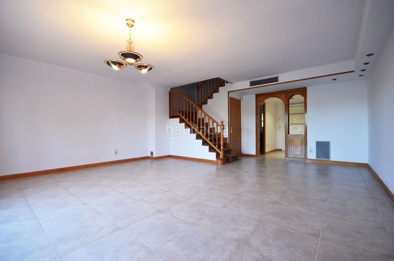 Foto 450efa94-df7c-48ad-b9aa-c779a3a913f6. Casa adossada amb aparcament a Garrapinillos Zaragoza