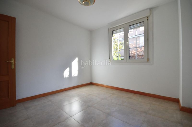 Foto cc54d7a9-6bf2-40ff-924e-8a7e6264632c. Casa adossada amb aparcament a Garrapinillos Zaragoza