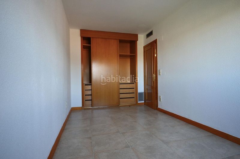 Foto ceeeb50c-6deb-46db-9031-eeb5a528407c. Casa adossada amb aparcament a Garrapinillos Zaragoza