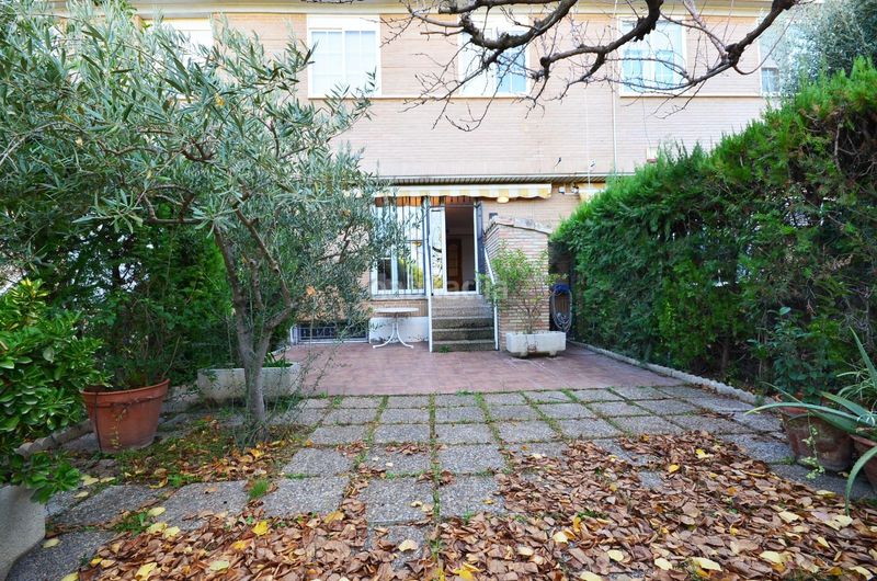 Foto d2aa7e8f-2117-4168-ac72-617cad73a333. Casa adossada amb aparcament a Garrapinillos Zaragoza