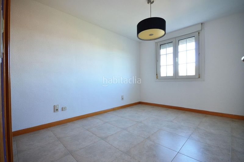 Foto e1c74e16-6d56-4c94-a474-2fad0c06eec7. Casa adossada amb aparcament a Garrapinillos Zaragoza