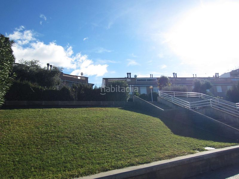 Foto eac80c5a-1693-4209-8c61-73c92f4debe5. Casa adossada amb aparcament a Garrapinillos Zaragoza