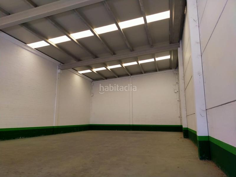 Foto c007ba1e-df1a-4a96-8c33-a34f39dad50c. Bâtiment à usage industriel dans Cartuja Baja Zaragoza