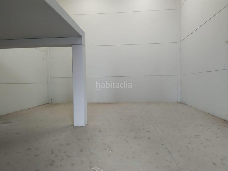 Foto 08e4a7bd-696b-4780-b3b3-e031d36982c5. Bâtiment à usage industriel dans Cartuja Baja Zaragoza