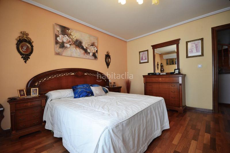 Foto 316aa2bc-5725-4e0b-ac9d-7d5a3e23fc4e. Casa adosada en Valdefierro Zaragoza