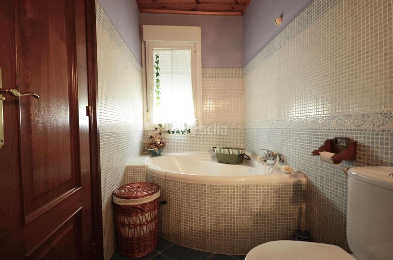 Foto dd4c729d-90dc-4339-b4ac-d0d93f1021a1. Casa adossada amb aparcament a Valdefierro Zaragoza