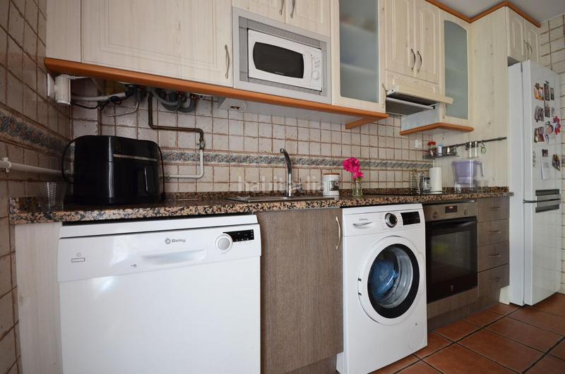 Foto 147a584c-400b-46c5-83be-b094cbed2746. Semi detached house with parking in Valdefierro Zaragoza