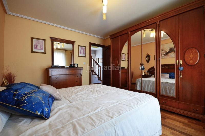 Foto 85b852ed-0f5a-4049-b20f-6777d4b91a37. Semi detached house with parking in Valdefierro Zaragoza