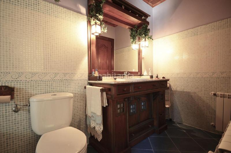 Foto c5a9c2ea-db49-4cfd-8240-b79409fb4379. Semi detached house with parking in Valdefierro Zaragoza